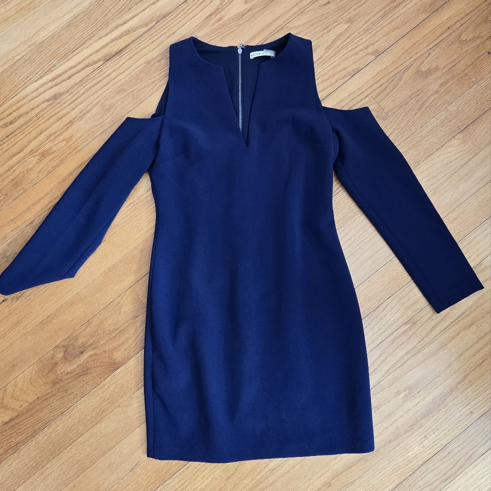 Alice + Olivia midi dress Cold shoulders size 8 Navy
